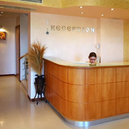 Hotel Family Saint Nikola And Free Parking