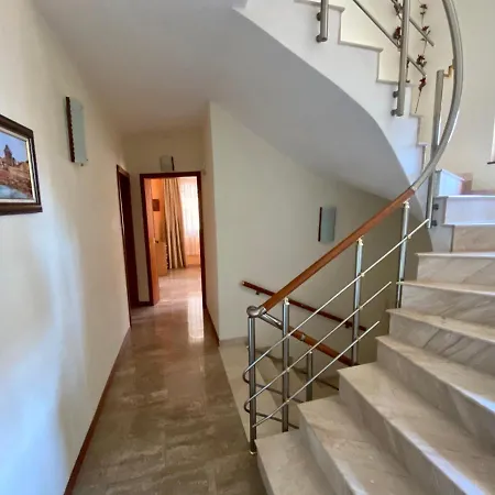 Family Saint Nikola 3* نيسيبار