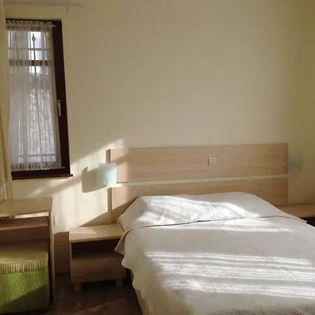 Family Saint Nikola And Free Parking Hotel 3*